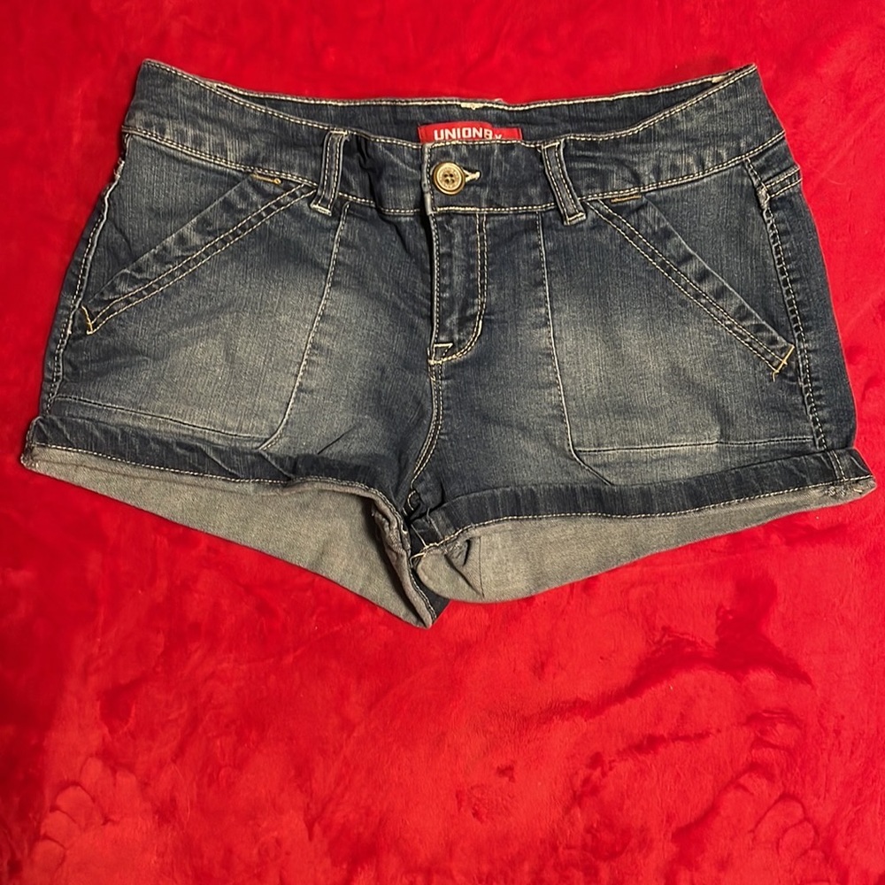 Unionbay size 9 jean shorts.